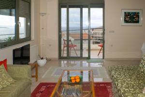 Afbeelding uit fotogalerij van Modern House with Sea View in Chania