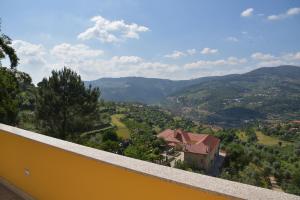 Uma vista geral da montanha ou uma vista da montanha a partir of the country house