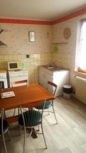 Una cocina o zona de cocina en Vignobles Frey-Sohler