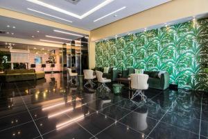 Ruang duduk di Innfiniti Hotel & Suites