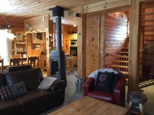 منطقة جلوس في Chalet La Grande Ourse