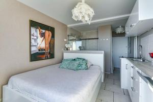Кухня или мини-кухня в Cap d'Agde Studio - Village naturiste
