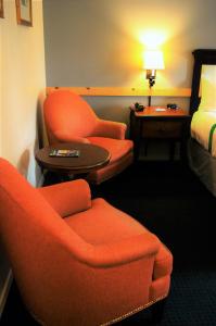 Posezení v ubytování GuestHouse Inn Enumclaw
