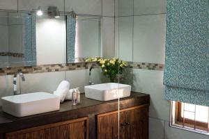 Koupelna v ubytování The Graaff-Reinet Suites