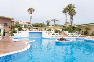 Bazén v ubytovaní 906 lUXURY PARAíSO SEA VIEW alebo v jeho blízkosti