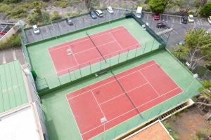 Tenis alebo squash v ubytovaní 906 lUXURY PARAíSO SEA VIEW alebo jeho okolí