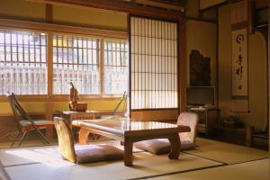 Posezení v ubytování Ryokan Kaminaka