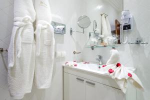 Koupelna v ubytování Hivernage Secret Suites & Garden