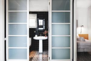 A bed or beds in a room at Brummell Apartments Gracia