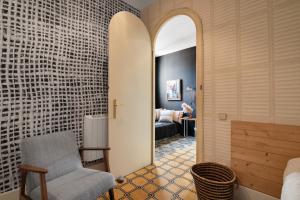 A seating area at Brummell Apartments Gracia