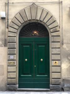 The facade or entrance of Le Residenze a Firenze - Residenza Covoni Apartment in the historical center of Florence
