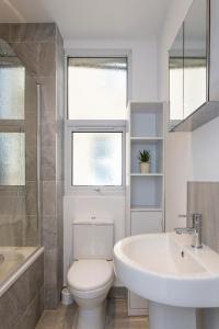 Gallery image of Gorgeous 2 bed flat near Central London for 6 in London