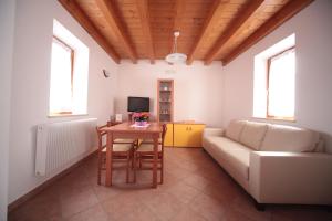 Posezení v ubytování Albergo diffuso Valcellina e Val Vajont in Cimolais