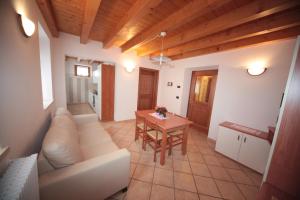 Posezení v ubytování Albergo diffuso Valcellina e Val Vajont in Cimolais