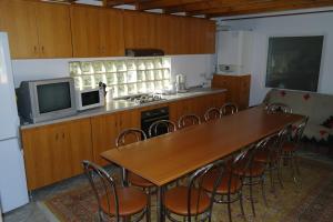 Η κουζίνα ή μικρή κουζίνα στο Pensiunea Arkoudaki