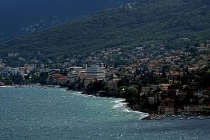 Fotografia z galérie ubytovania Villa Pelda Apartment, sea view, parking, pet friendly v destinácii Opatija