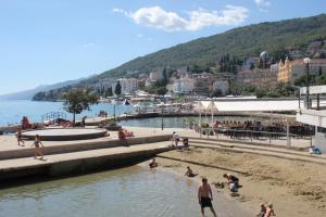 Fotografia z galérie ubytovania Villa Pelda Apartment, sea view, parking, pet friendly v destinácii Opatija