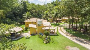 una vista aerea di una casa con cortile di Recanto 3ELLL a Bodoquena