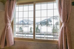 Nespecifikovaný výhled na hory nebo výhled na hory při pohledu z hotelu