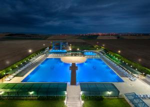 Kolam renang di atau dekat dengan Eser Diamond Hotel Spa & Convention Center İstanbul