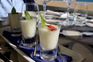 Nápoje v ubytovaní Hostal La Fosca