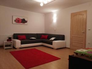 Część wypoczynkowa w obiekcie Sofias Apartment
