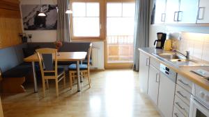 Kuchyňa alebo kuchynka v ubytovaní Großglocknerappartement