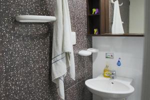 Koupelna v ubytování Apartamento de tres habitaciones en zona centro de San Andrés Islas - Edificio Comodoro 203 + 7 fotografií