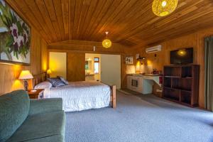 Gallery image of The Rocks Chalets in Takaka