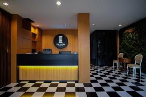 Ο χώρος του λόμπι ή της ρεσεψιόν στο The O-Zone Airport Inn
