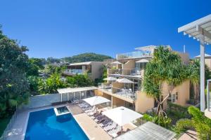 Piscina de la sau aproape de Maison Noosa