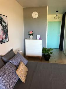 Postel nebo postele na pokoji v ubytování Studio Kaoha Nui - Private apartment