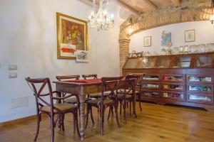 Zona de comedor en el bed & breakfast