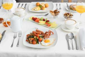 Makanan di atau berdekatan hotel