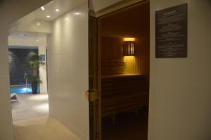 Hotel et Spa Les Cleunes Oléron的一间浴室