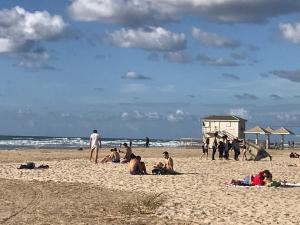 En strand i nærheden af hotellet