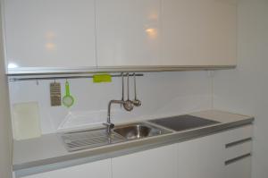 A kitchen or kitchenette at Kimberly House
