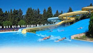 Bazén v ubytovaní Casa Sole Mare alebo v jeho blízkosti