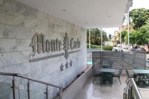 The swimming pool at or close to Hotel Monte Carlo