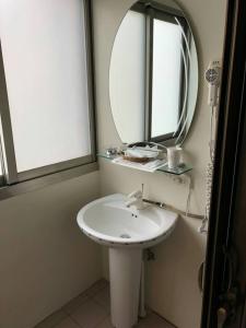 Bathroom sa Guiju Lin Garden Homestay