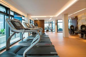 Palestra o centro fitness di Fraser Suites Shenzhen, Near Huaqiang North Business Zone, Infinity pool, Offer 1 free breakfast