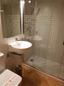 Ein Badezimmer in der Unterkunft Villa townhouse Calvario
