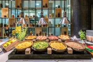 Comida no hotel ou em algum lugar perto