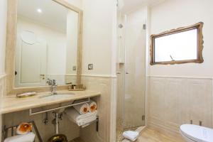 Um banheiro em Royal Suite Trinità Dei Monti