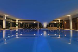 Bazén v ubytování Cliff Hotel Rügen nebo v jeho okolí