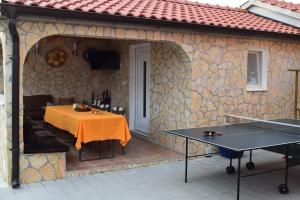 Stolný tenis v ubytovaní Apartments Glend alebo v jeho okolí