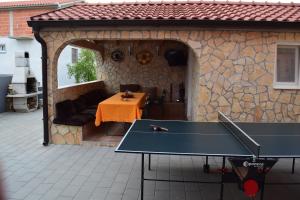 Stolný tenis v ubytovaní Apartments Glend alebo v jeho okolí