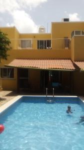 Bazén v ubytování Yucatan Vista Inn Guest House nebo v jeho okolí