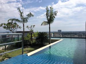 The swimming pool at or close to Kinta Riverfront Hotel & Suites