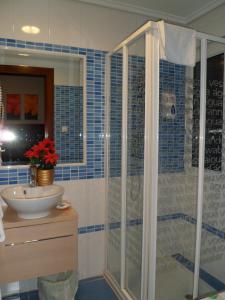 Bathroom sa Auto Check In Hotel Las Nieves